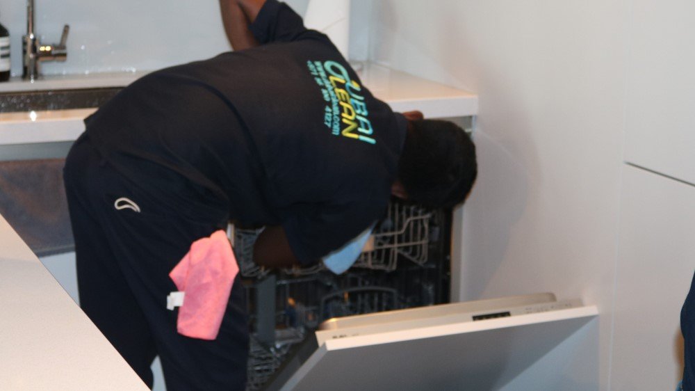 commercial deep cleaning services in dubai, commercial cleaning services dubai, commercial cleaning services, plaza deep cleaning services dubai, shopping mall deep cleaning services in dubai