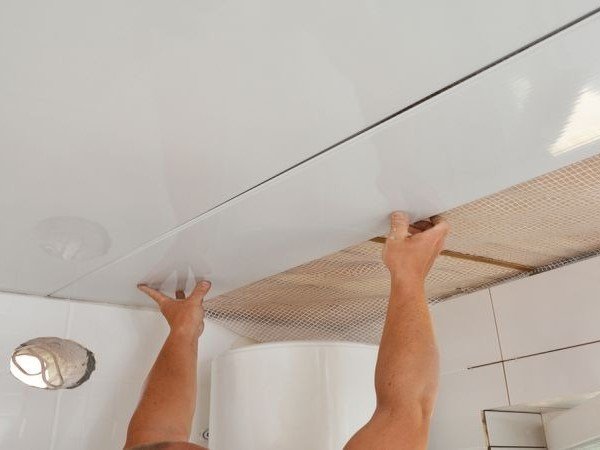 How to Clean Mold from Bathroom Ceiling | Dubai Clean