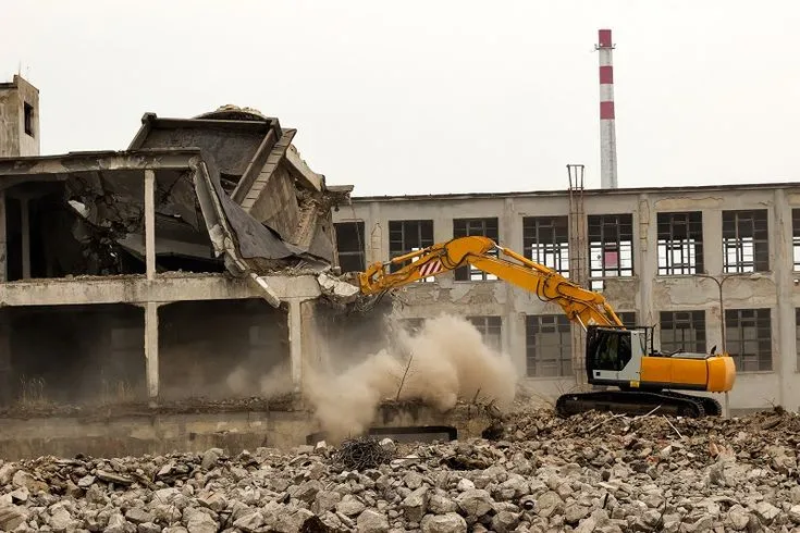 How do I choose a demolition company?