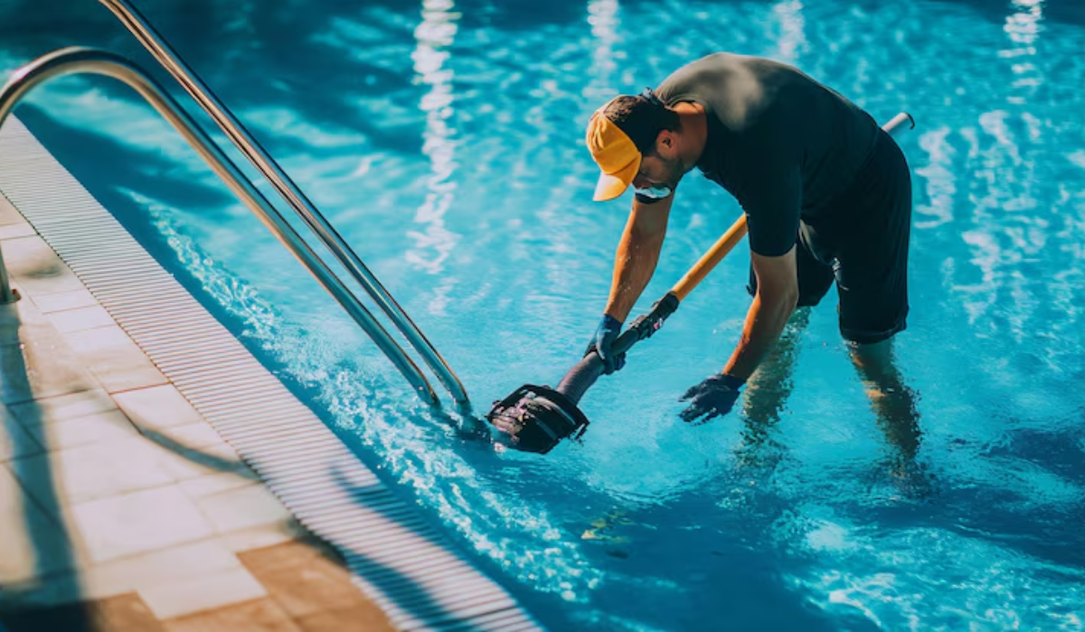 Effective Swimming Pool Cleaning Solutions | Eco & Professional Tips