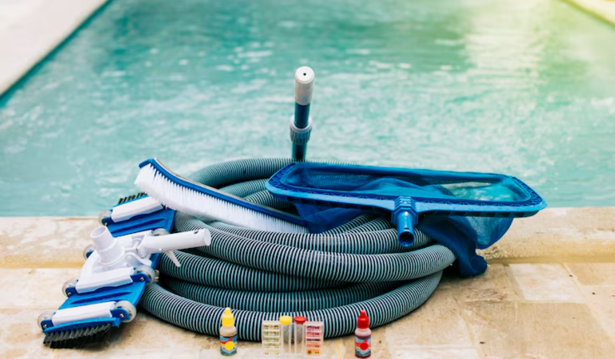 swimming pool cleaning tools