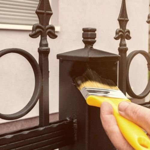 طلاء سياج معدني